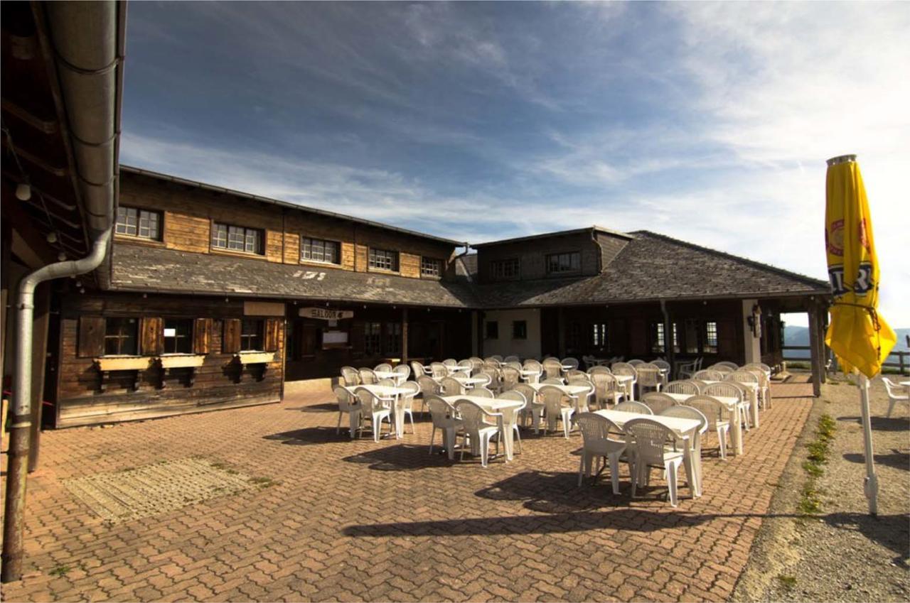 Refuge De Plan-Francey Hotel Moleson Exterior photo