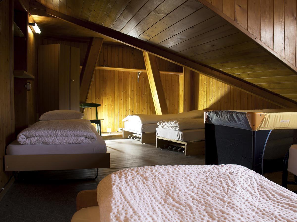Refuge De Plan-Francey Hotel Moleson Exterior photo